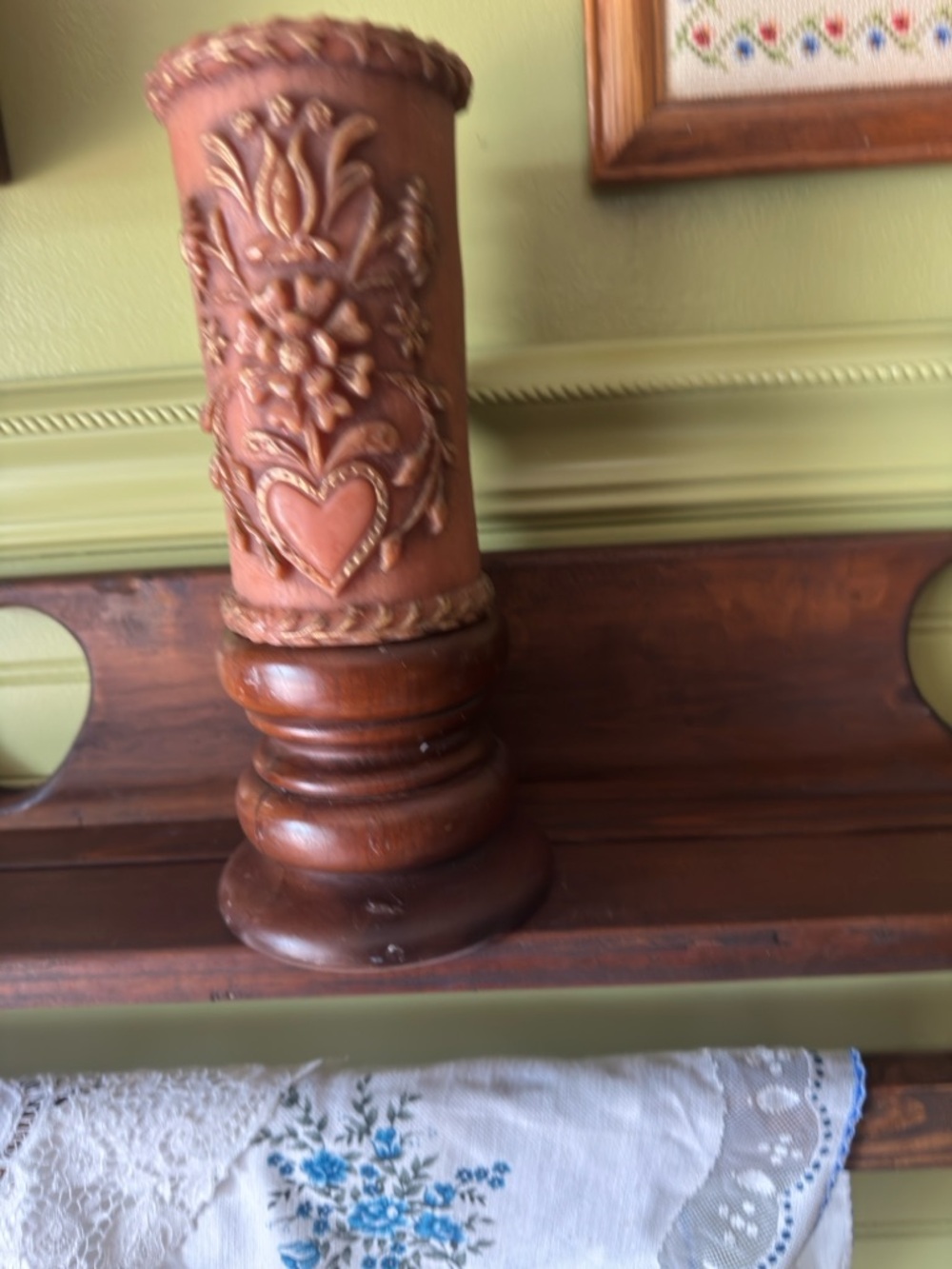 Embossed Floral Heart Carved Candle &Wooden pilar candle holder set - Picture 7 of 7